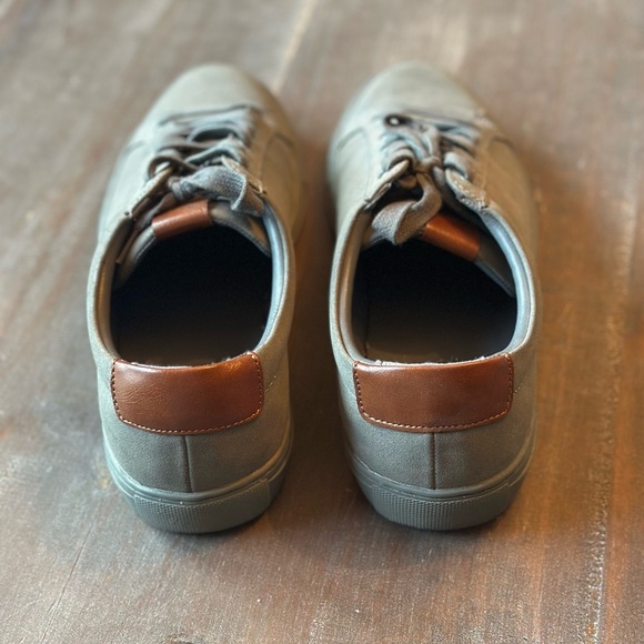 Men’s Goodfellow Low Top Sneaker Suede Shoe Size 9 1/2 Grey EUC - Picture 4 of 7